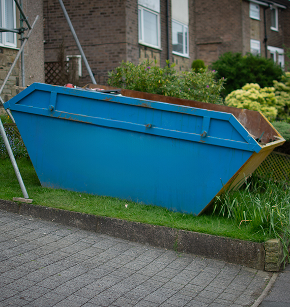 8 Yard Skip for Large Clearances in Blackburn